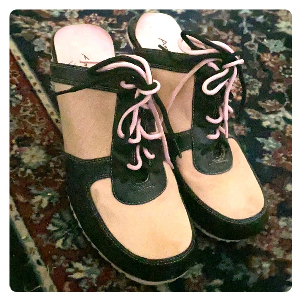 High heel saddle shoes